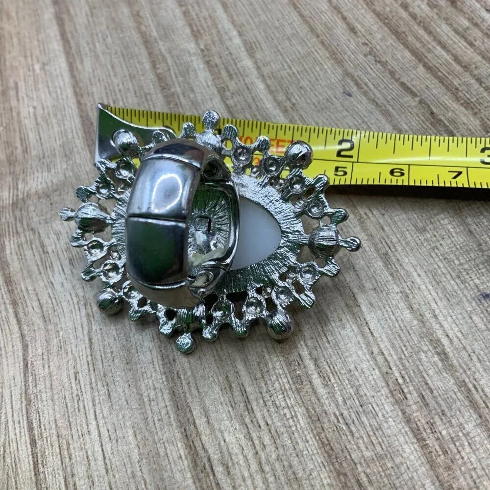 Oval Vintage Style Faux Pearl Rhinestone Silver Tone Stretchy Ring